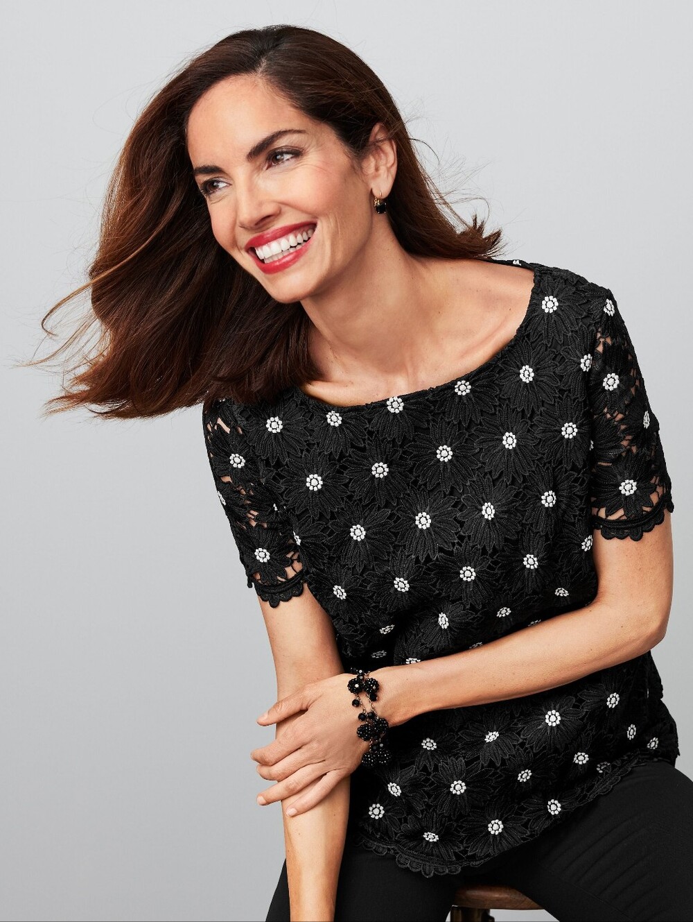 Talbots Daisy Lace Top Black Short Sleeve Blouse Scalloped White Embroidered LRG